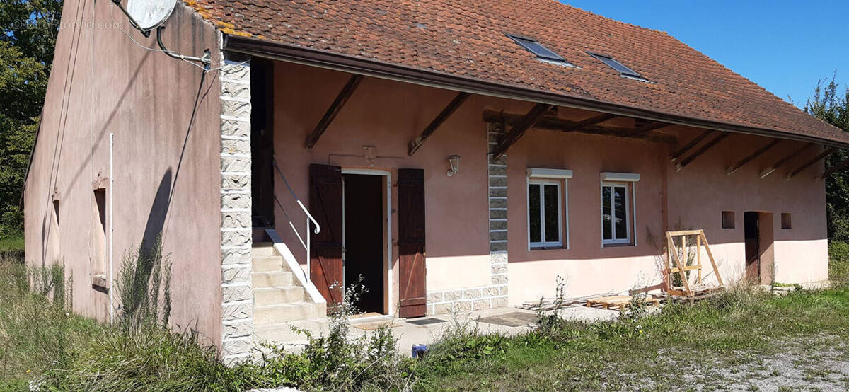 Maison à MOUTHIER-EN-BRESSE