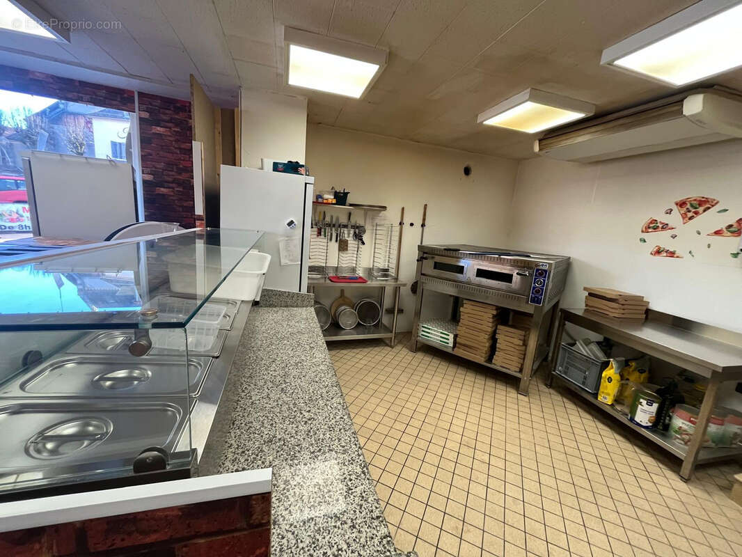 Commerce à SAINT-SAUVES-D'AUVERGNE