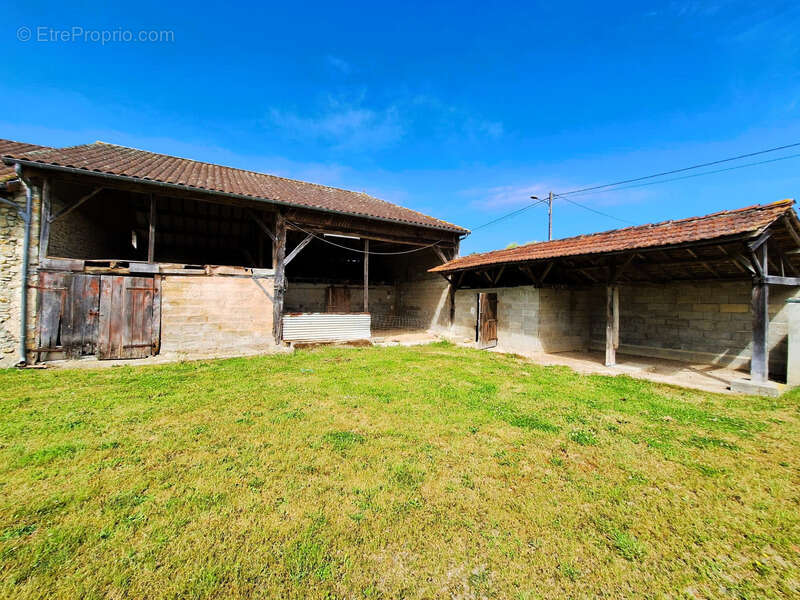 Corps de ferme à aménager avec dépendances et plus de 7 000 m² de terrain  Plaisance-du-Gers - photo 8