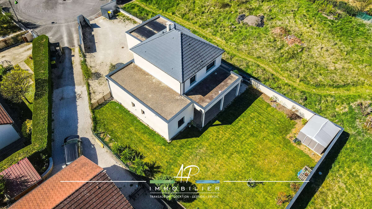 Maison à MIREBEAU-SUR-BEZE