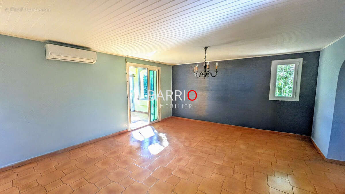 Maison à LAROQUE-DES-ALBERES