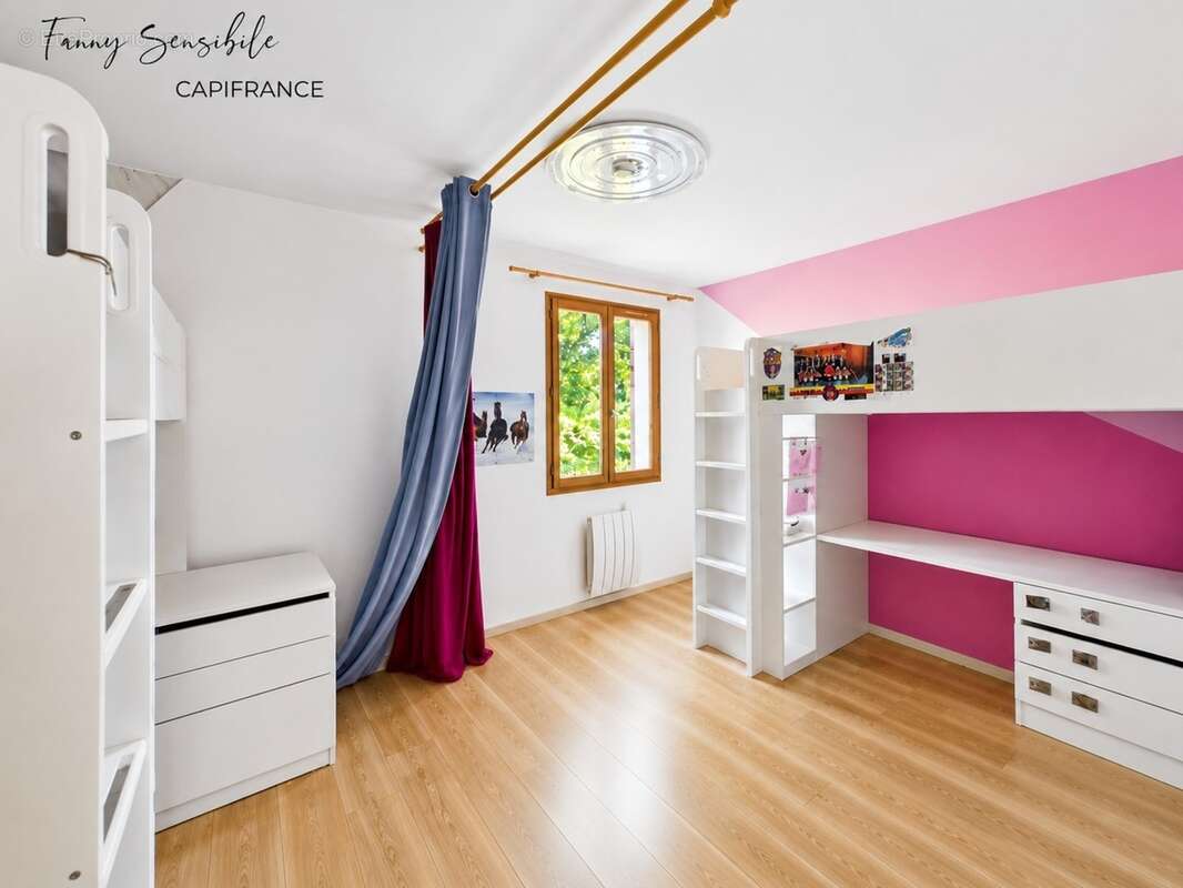 TRETS – Maison individuelle de plain-pied avec jardin, véranda et garage à pied du centre-ville - photo 7