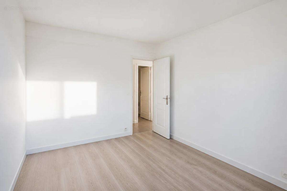 Grand T3 traversant, lumineux, avec balcon filant - 58,29 m2 - photo 6
