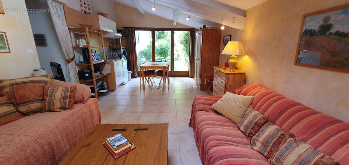L'isle sur la Sorgue,  en Provence, superbe villa avec piscine sur 1500 m² de terrain clos. - photo 12