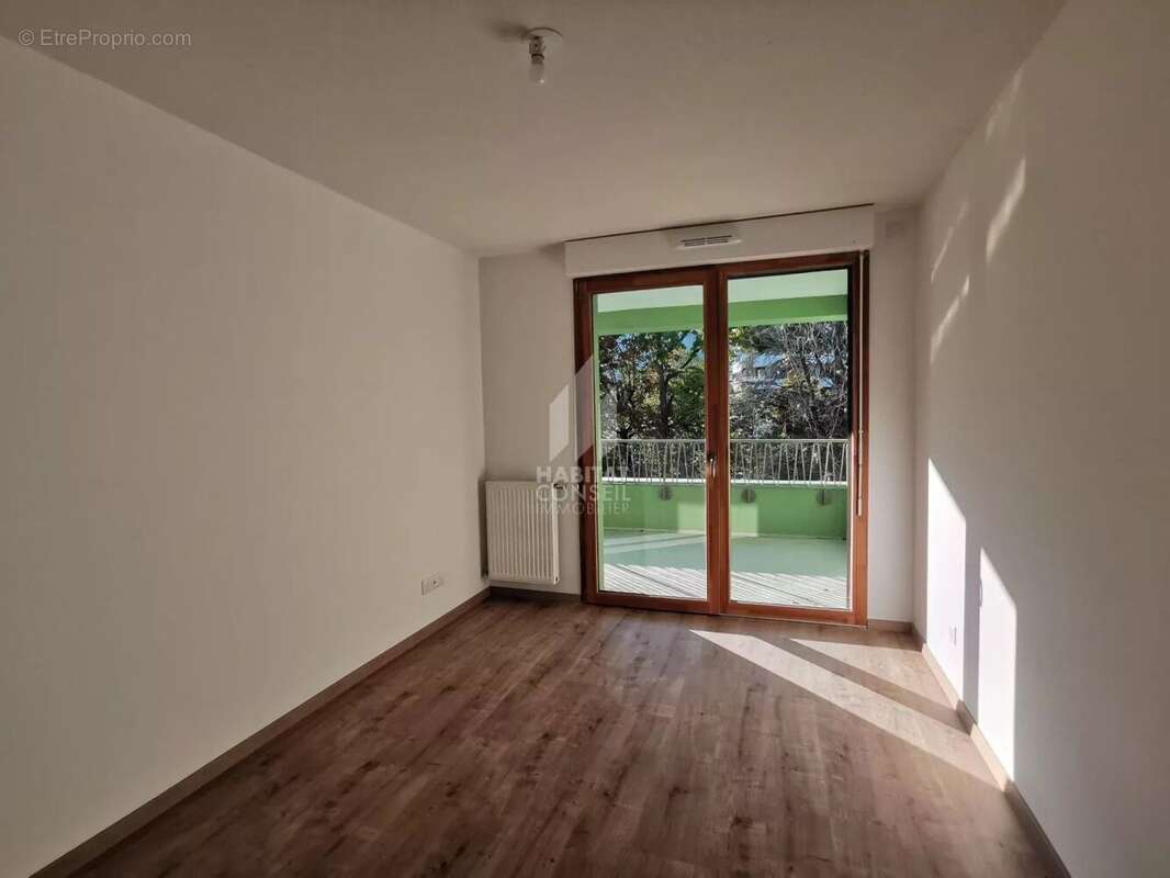 Appartement à LE PONT-DE-CLAIX