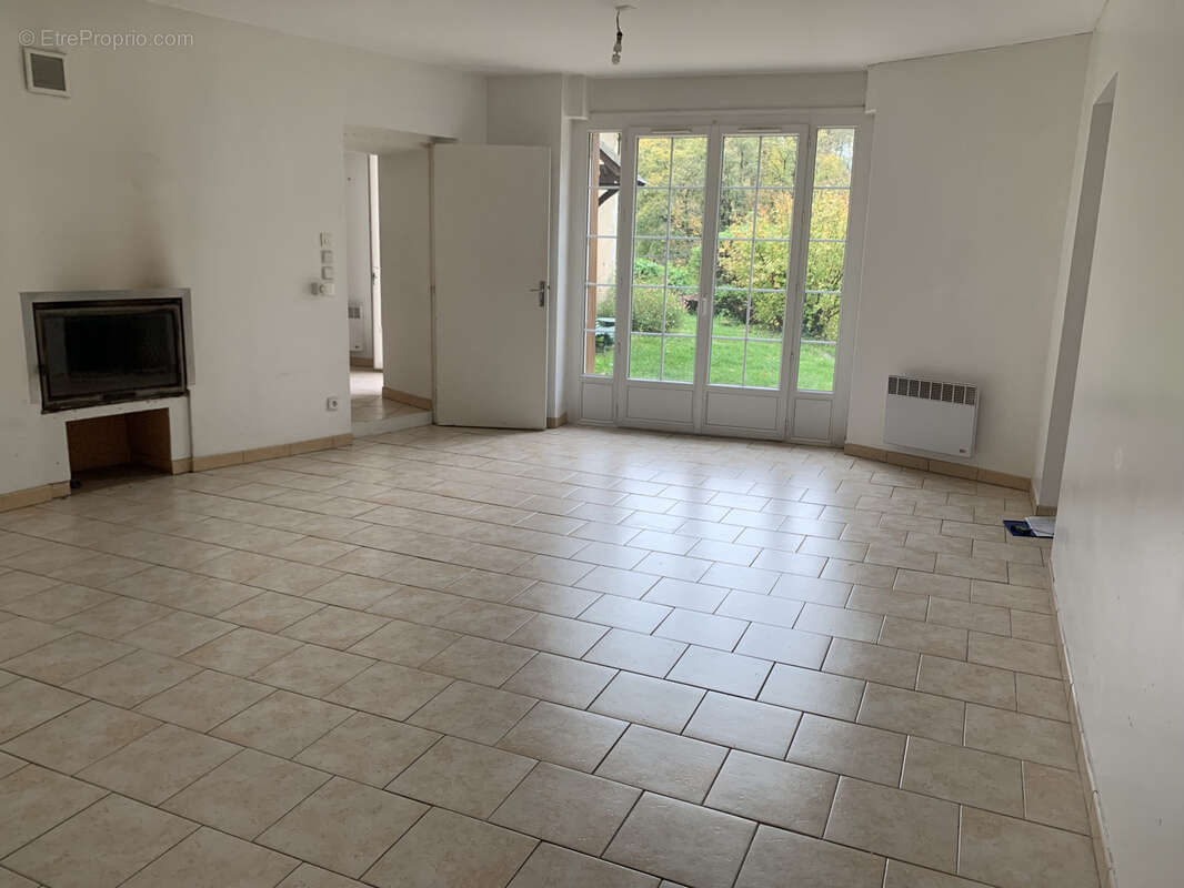 Maison à NAZELLES-NEGRON