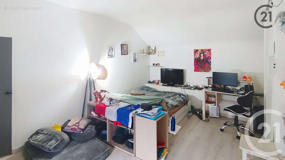 Maison à VERT-SAINT-DENIS