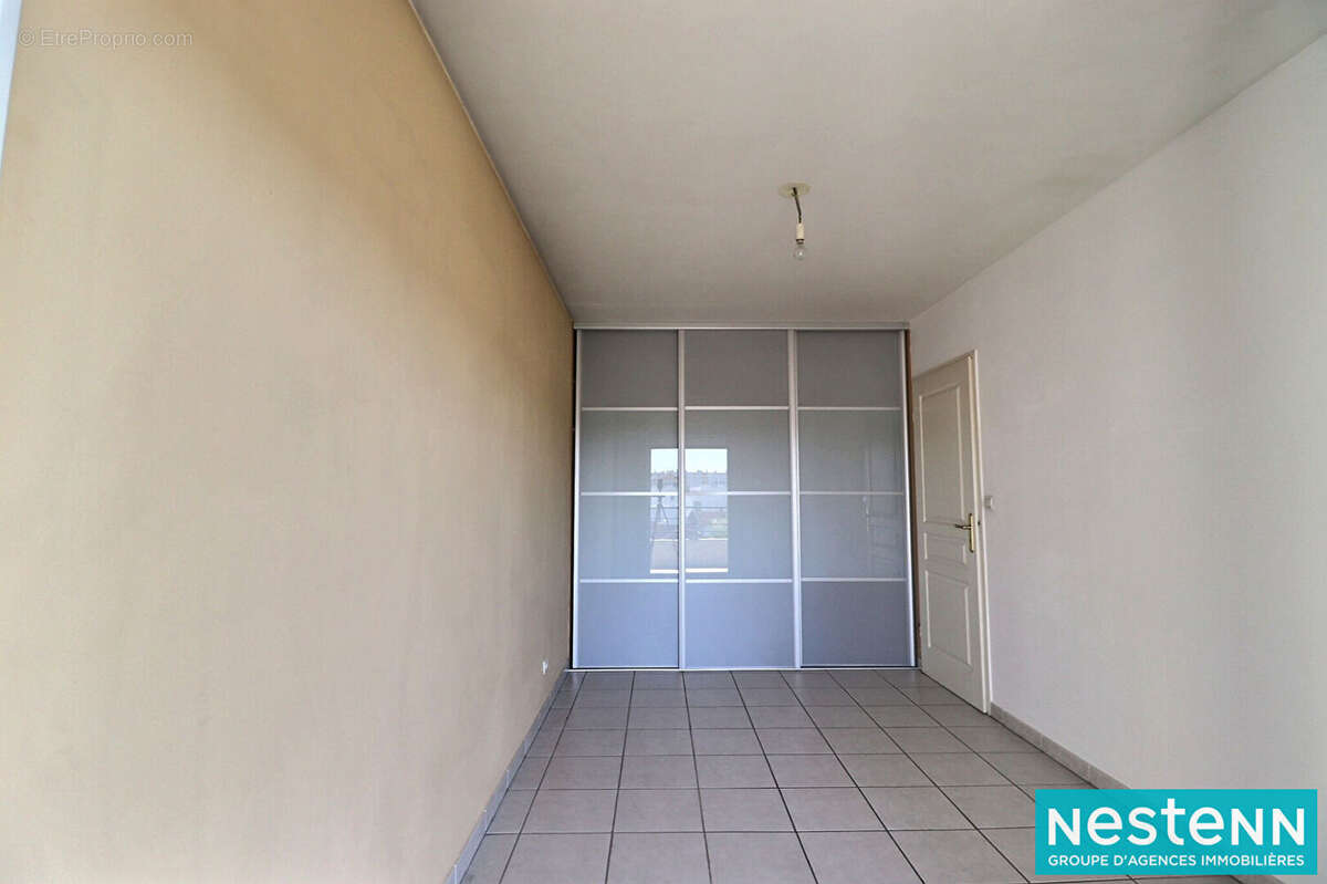 Appartement Villeurbanne T4 90 m2 GRATTE CIEL - Garage DOUBLE en sus, balcon et cave - photo 9
