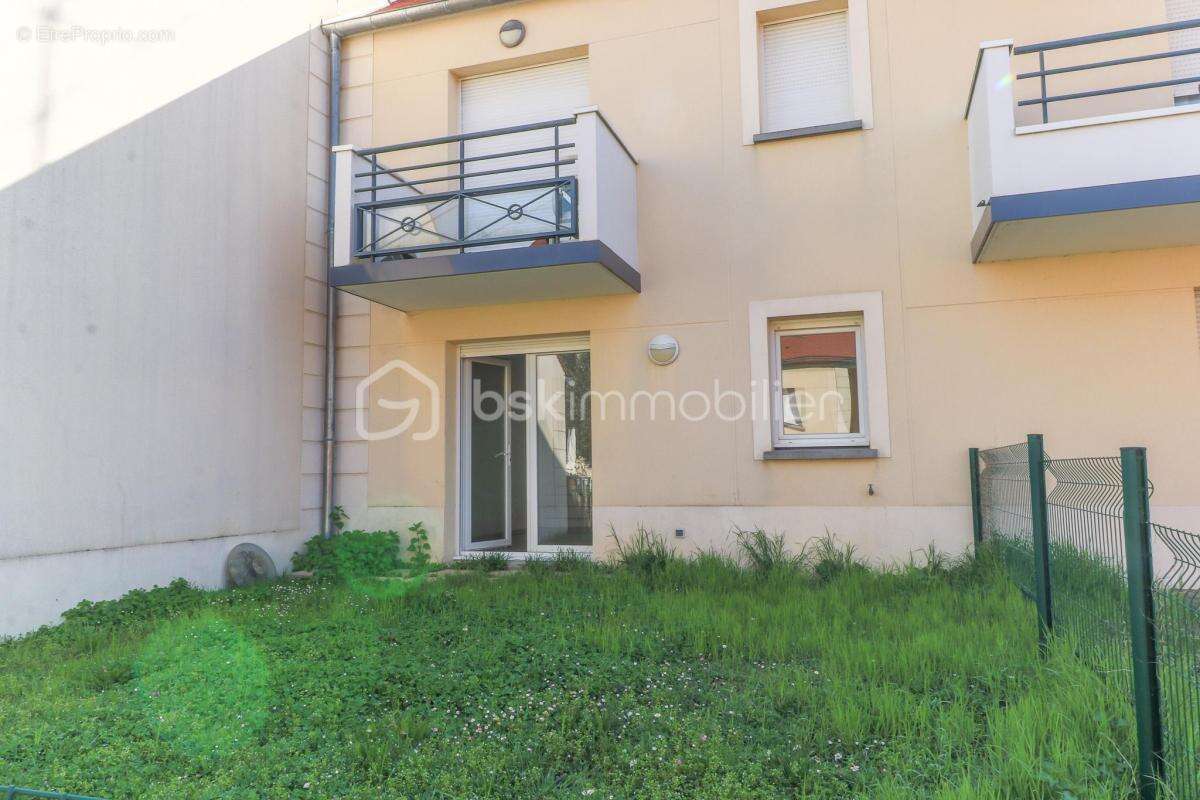 Appartement à LA FERTE-ALAIS