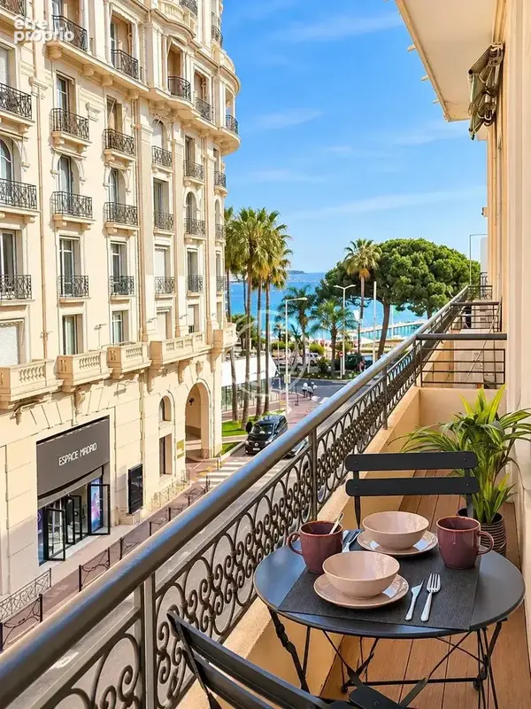 Superbe 2 pièces avec vue mer en plein centre Cannes - photo 10