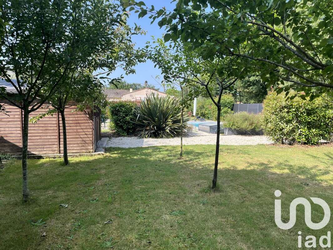 Photo 3 - Maison à SAINT-ROMAIN-DE-BENET