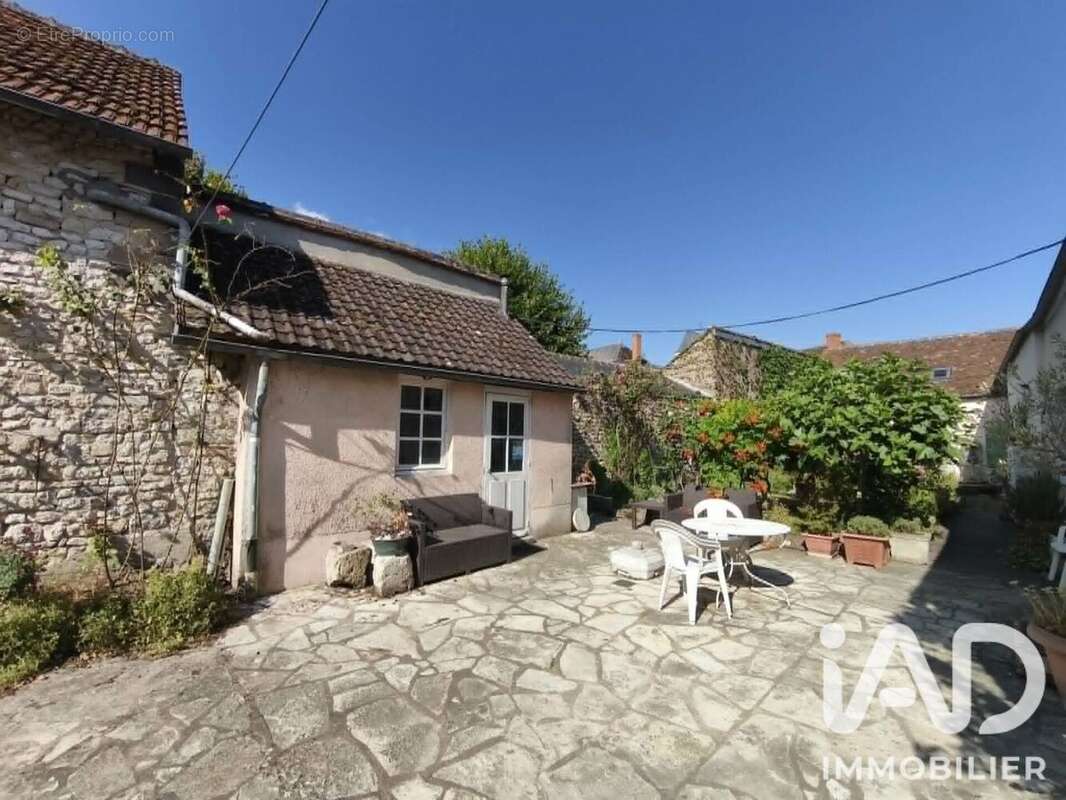 Maison 127 m² à Boynes  - photo 8