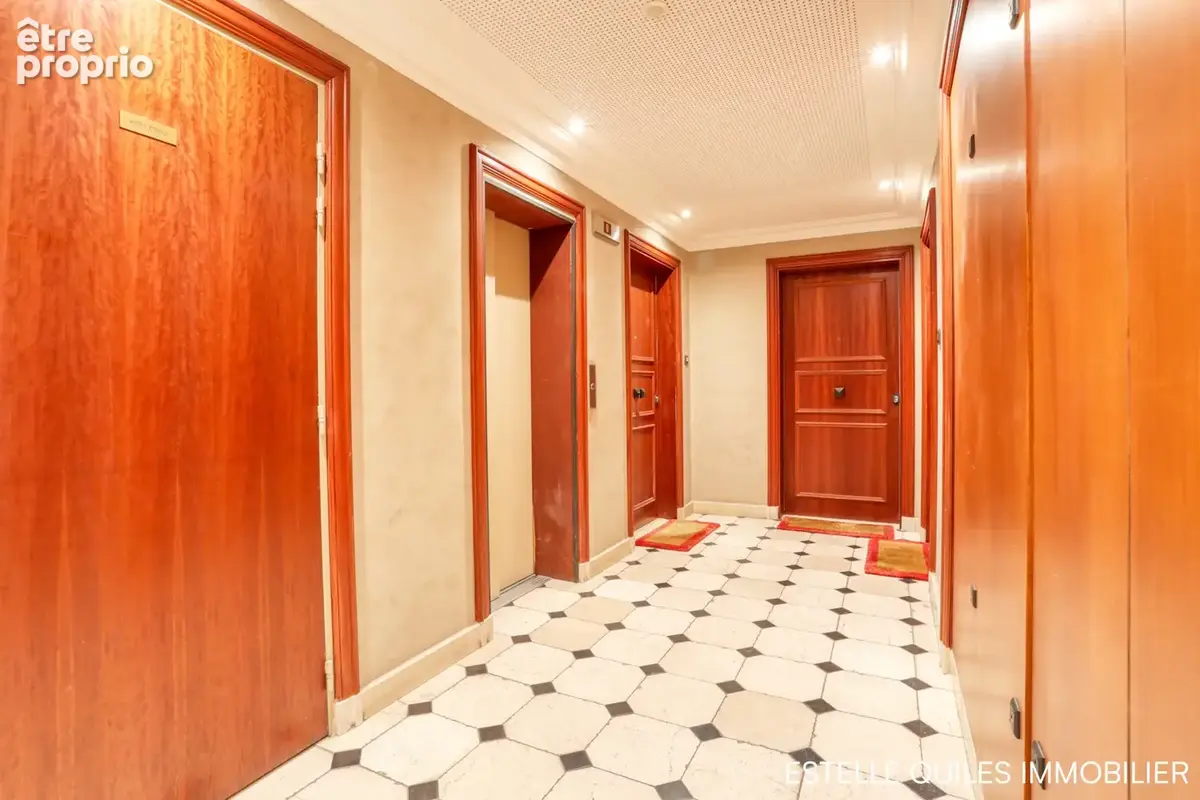 LE CHESNAY Place Dutartre. Appartement 2 pièces en dernier étage avec ascenseur, parking et cave - photo 8