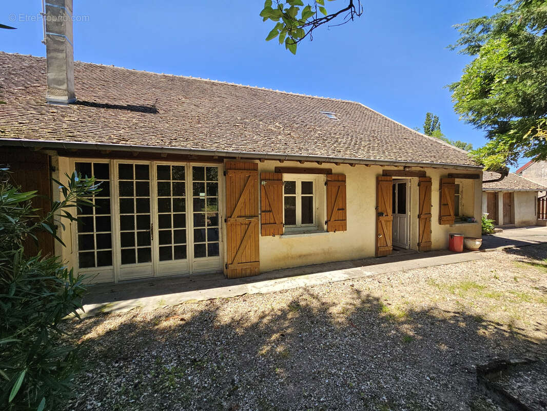 Maison à VERDUN-SUR-LE-DOUBS