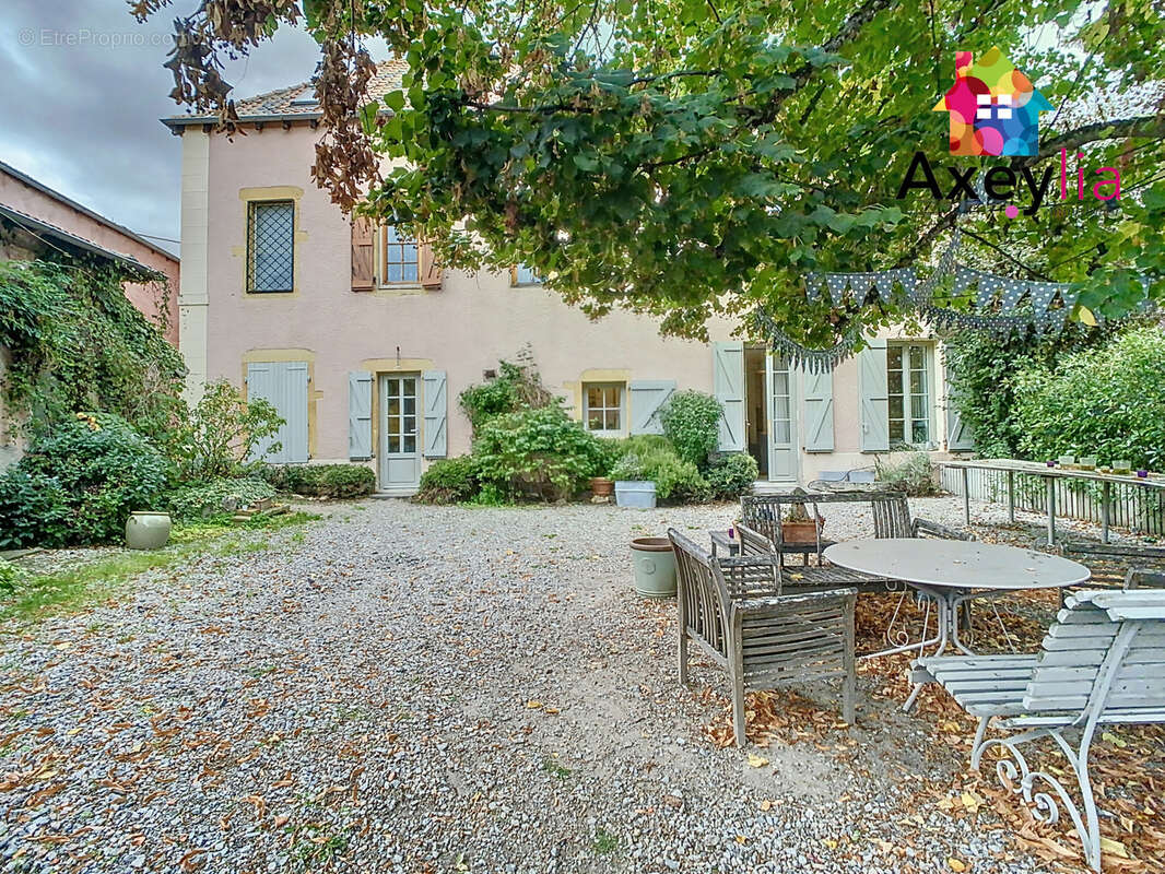 Maison à SAINT-HAON-LE-CHATEL