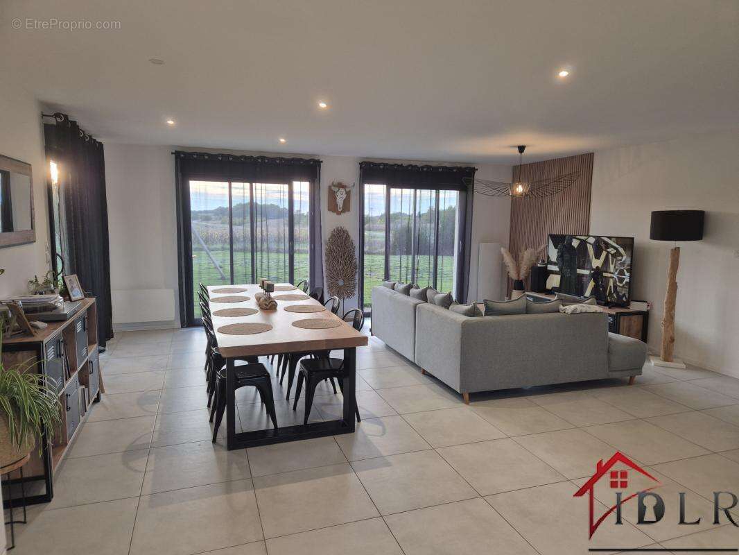 Maison à SAINTE-MARIE-DU-LAC-NUISEMENT