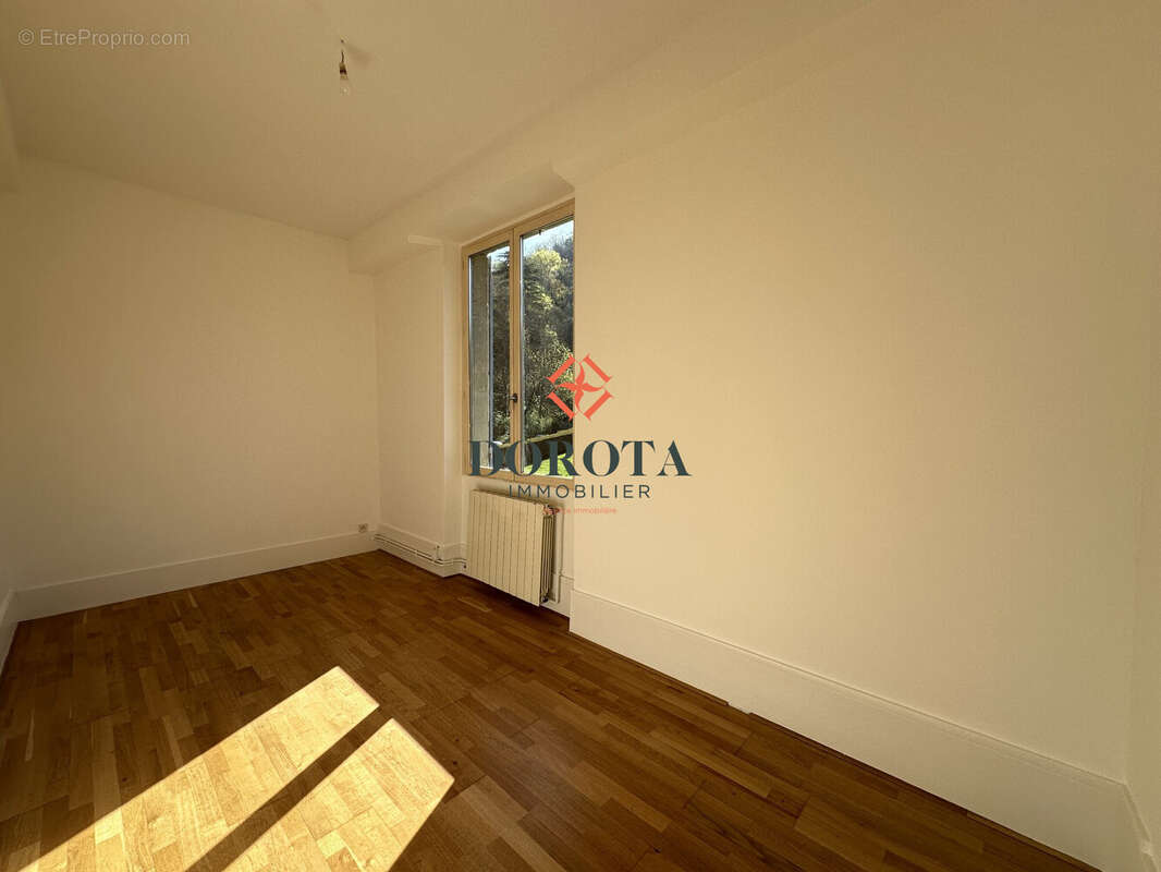 Appartement à SAINT-MARTIN-D'HERES