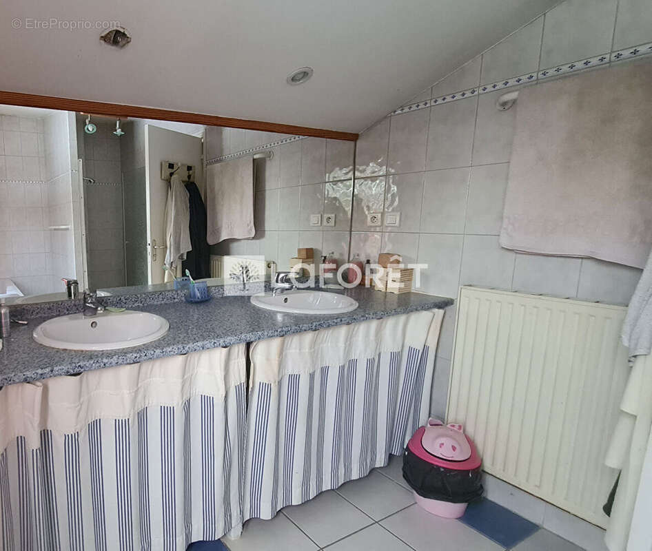 Maison à SAINT-GENEST-MALIFAUX