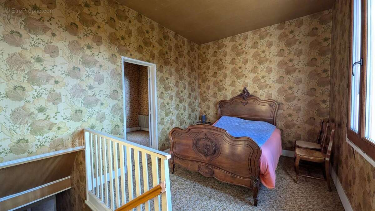 Maison à LA BATIE-MONTGASCON