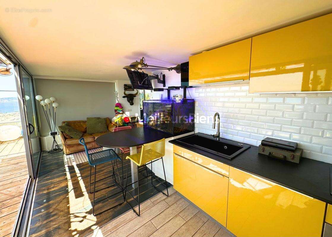 Duplex 6 pièces 115 m² à Toulon avec vue mer panoramique - photo 4