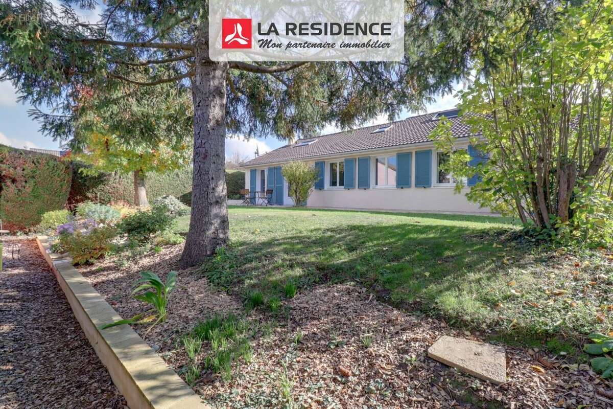 Maison à NEAUPHLE-LE-CHATEAU