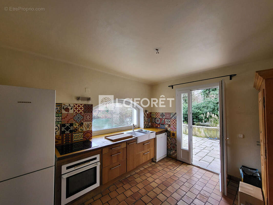 Maison à L'ISLE-SUR-LA-SORGUE