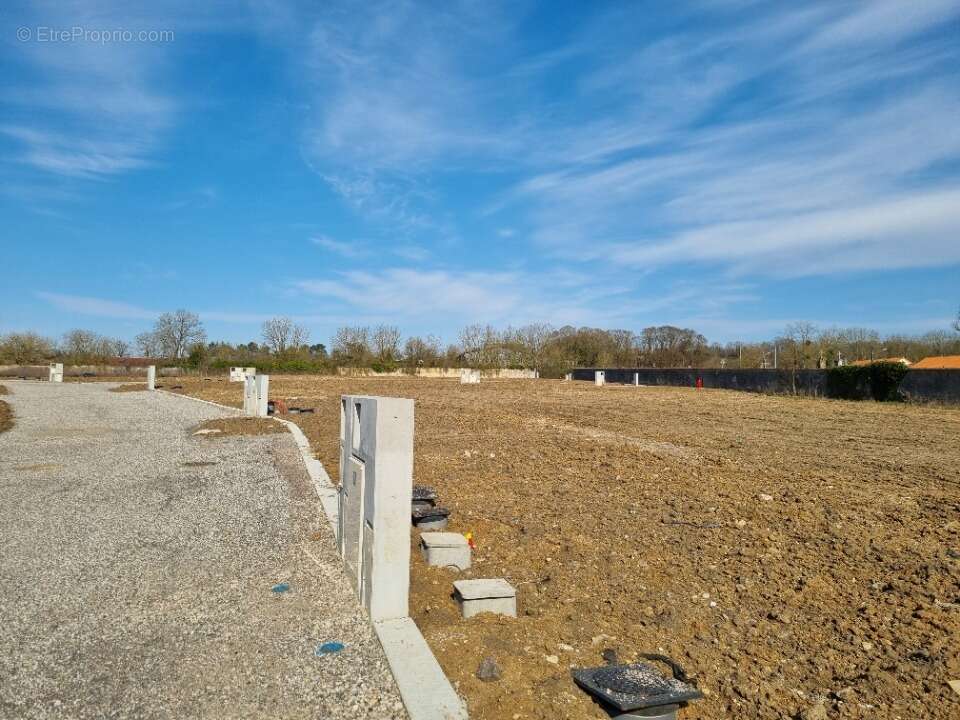 Terrain à TOMBLAINE