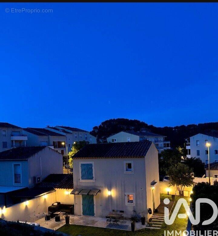 Photo 1 - Maison à ENSUES-LA-REDONNE