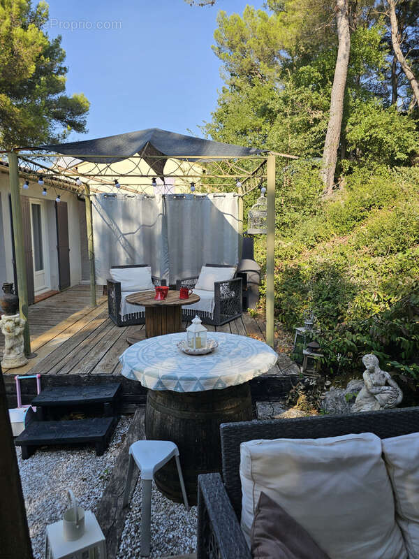 MAISON T4 DE PLAIN PIED sur 1195 M2 terrain et piscine - photo 4