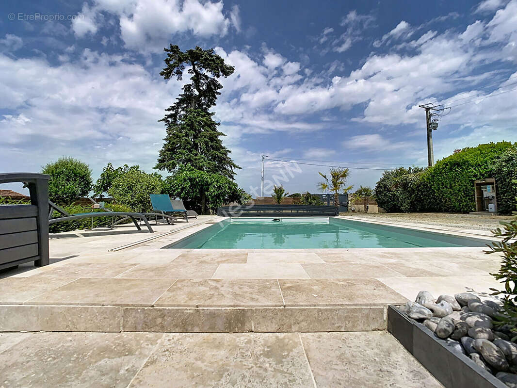 Charmante ancienne grange rénovée avec piscine à Vendre à Gesté - photo 5