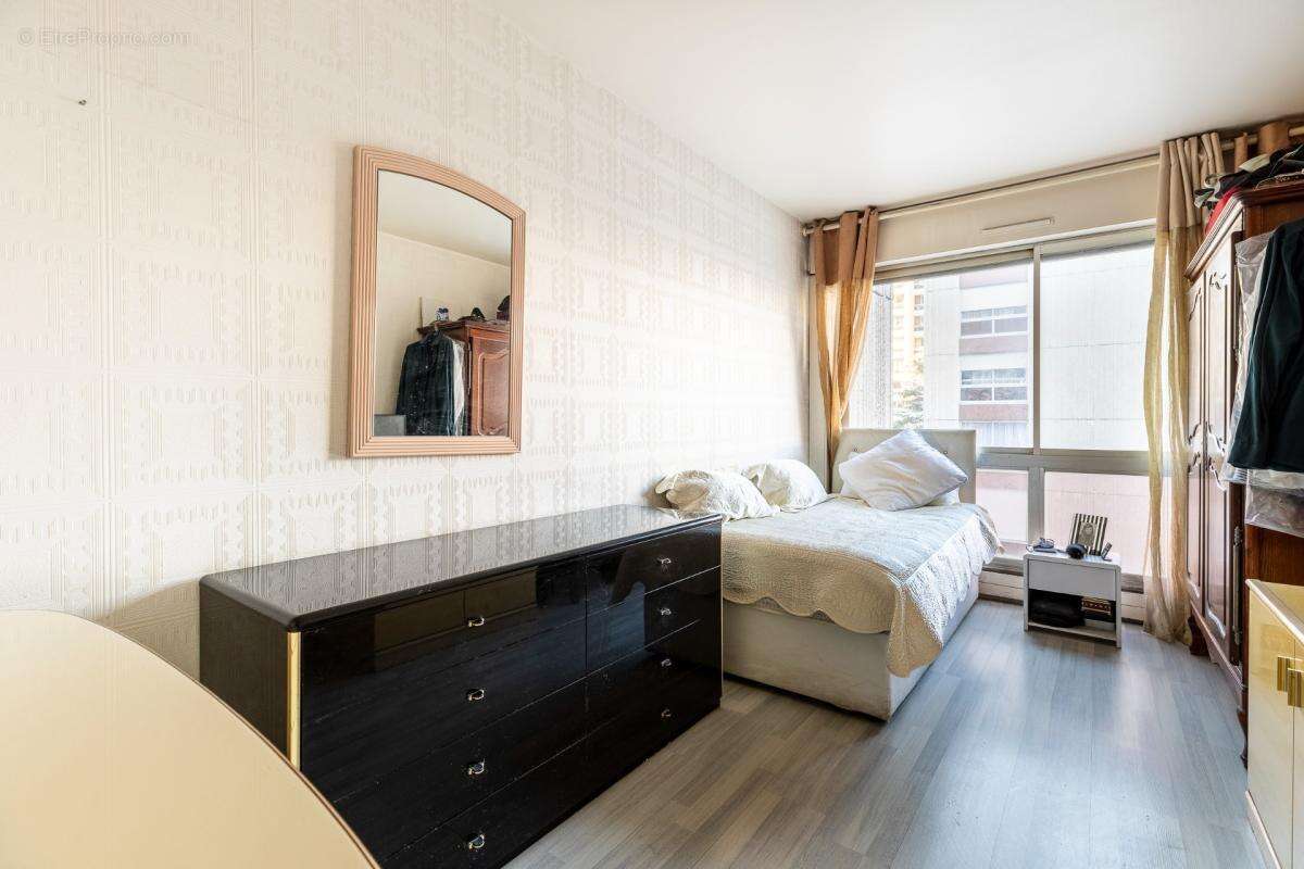 - 75019 paris - villa curial - etage eleve - traversant est/ouest - balcon de 6m2 - 4 chambres possible - cave et parking dispon - photo 7