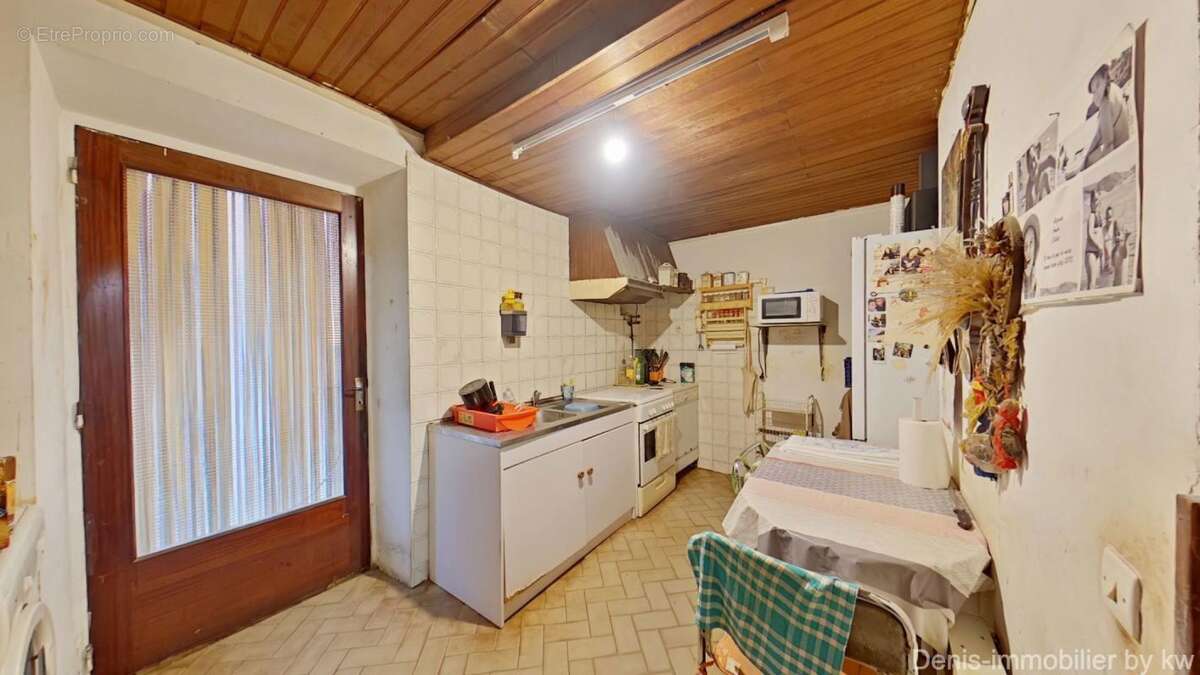 Maison à CENNE-MONESTIES