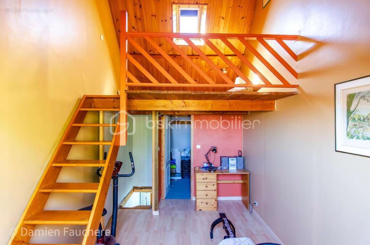 Maison à VAUX-LE-PENIL