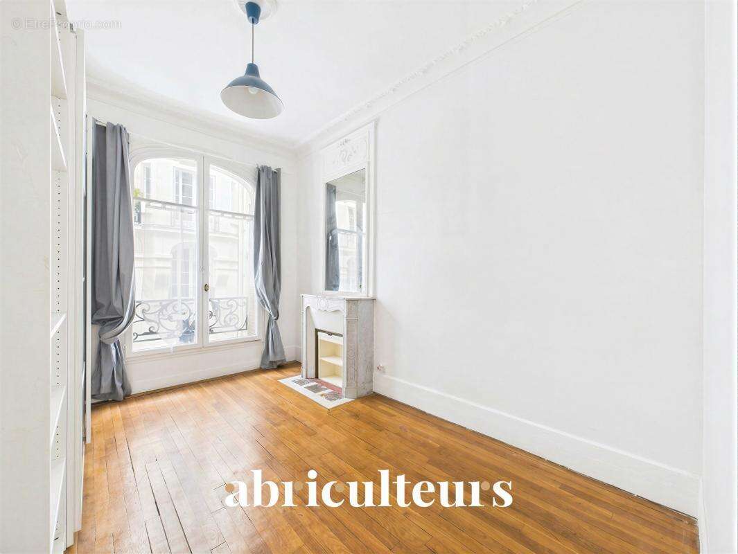 Appartement à PARIS-6E