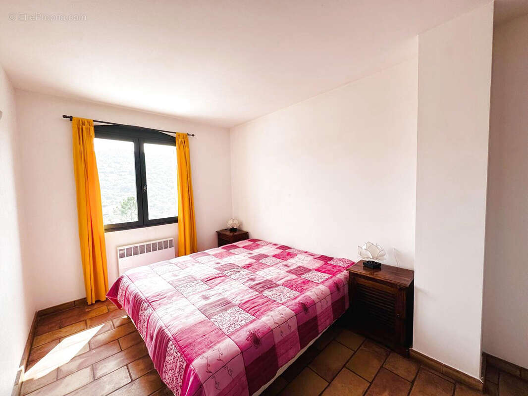 Maison à ROQUEBRUNE-SUR-ARGENS