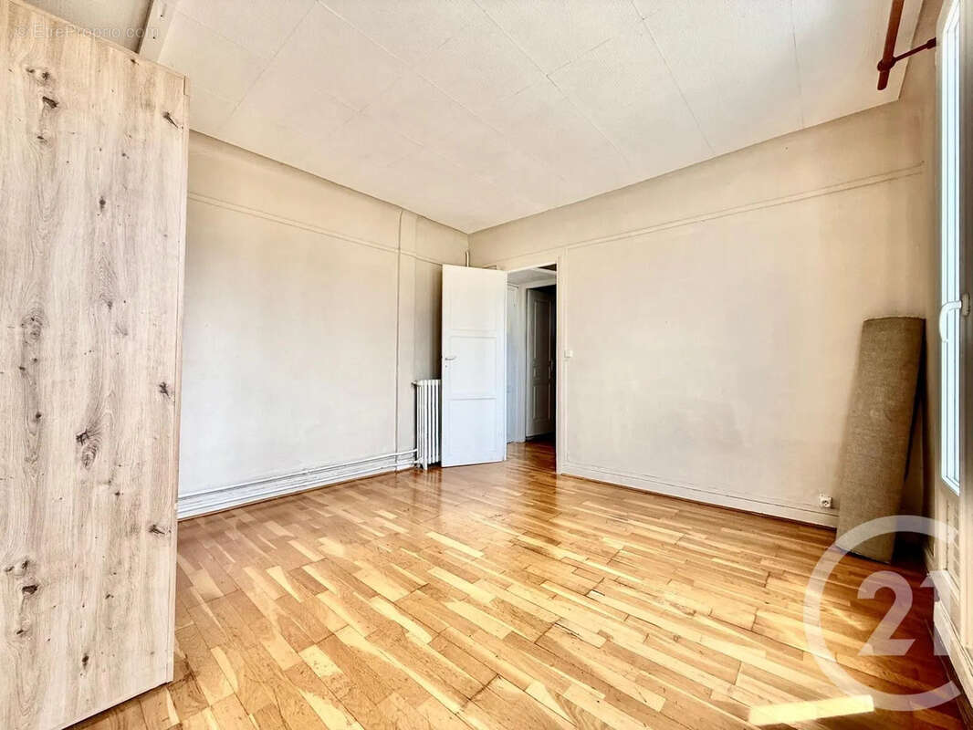Appartement 24 m² à Clichy  - photo 3