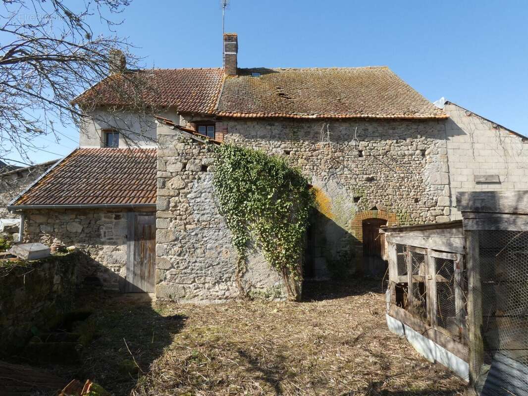 Maison à CHENERAILLES