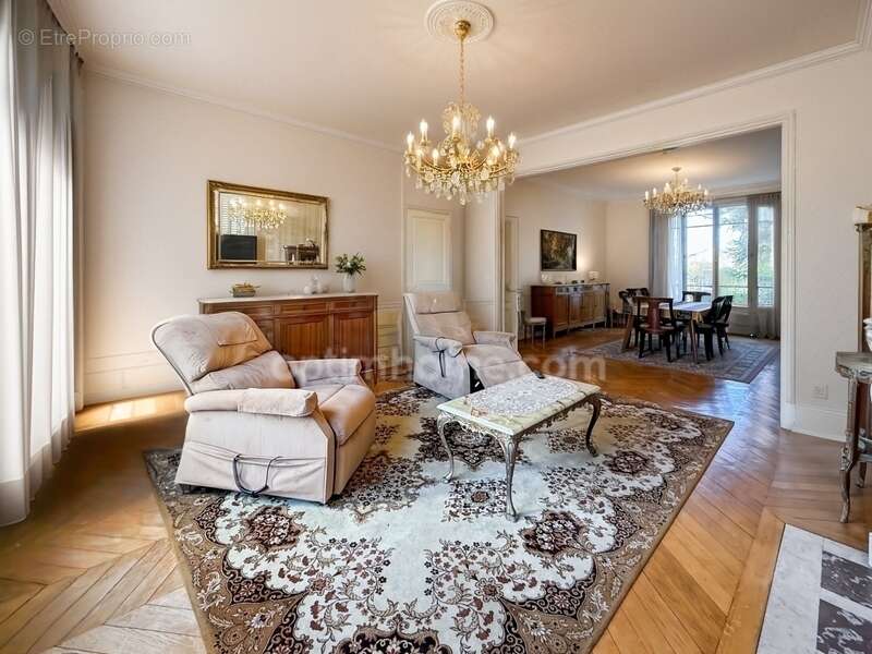 Propriete -  maison bourgeoise d'exception 10 pieces - 220 m2 - terrain 2500 m2 - photo 2