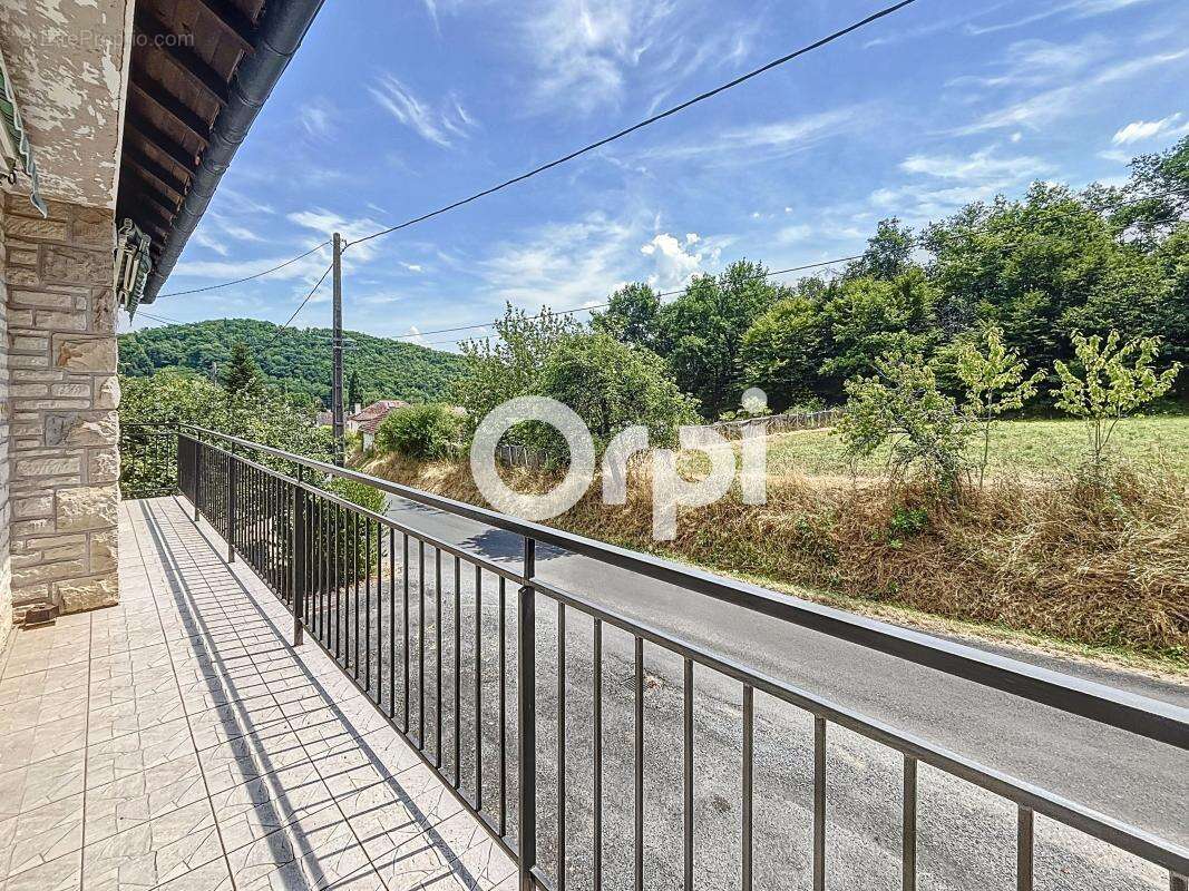 Maison à BRIGNAC-LA-PLAINE