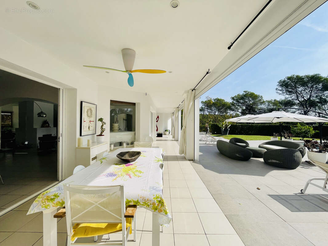 Maison à MOUGINS