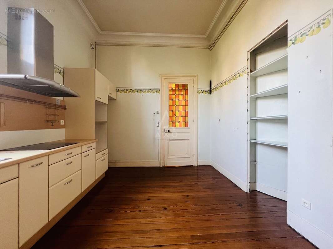 Rue du professeur demons  appartement bourgeois de 103,49 m²  double réception de 40,64 m²  balcon filant  cave de 23,78 m² - photo 9