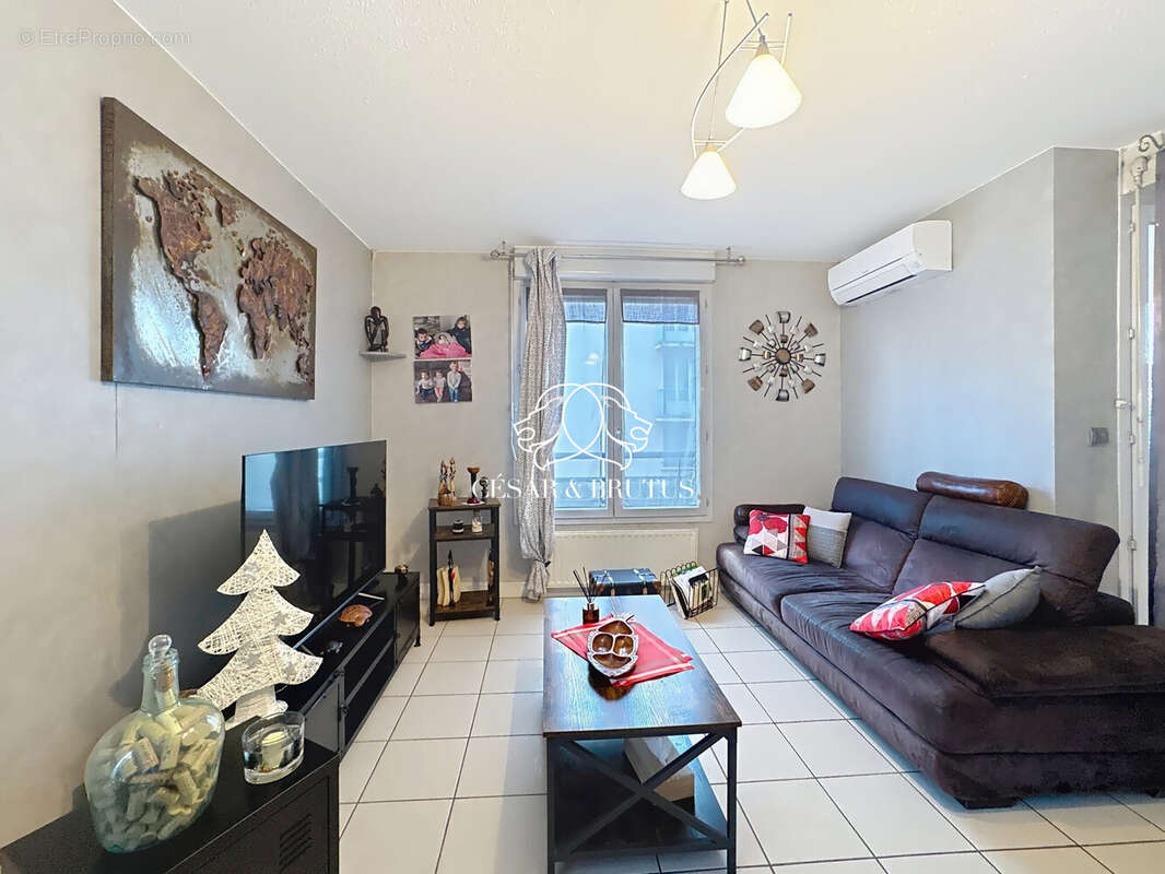 Appartement 80 m² à Venissieux  - photo 2