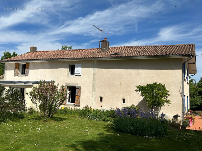 Maison à CHANTECORPS