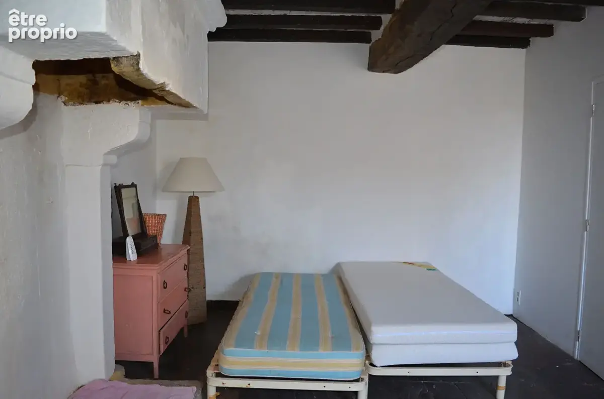 Maison de caractère à rénover au coeur de la  fabuleuse cité médiévale de Moncontour - photo 8