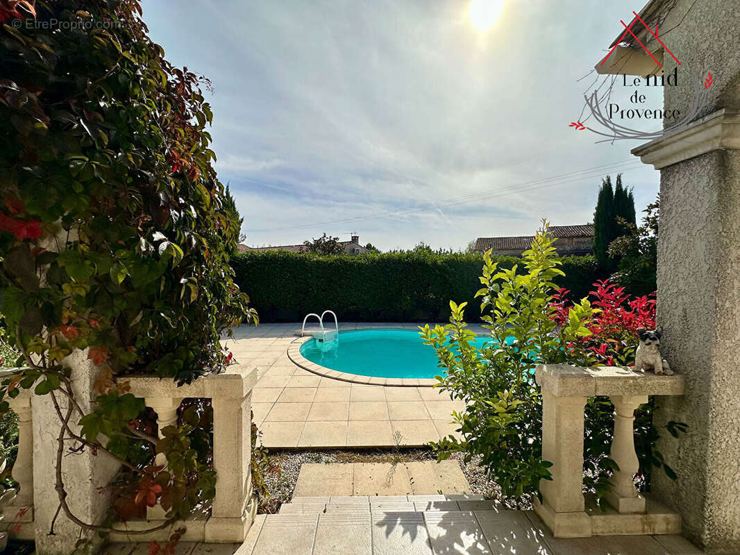 Maison à CAMARET-SUR-AIGUES