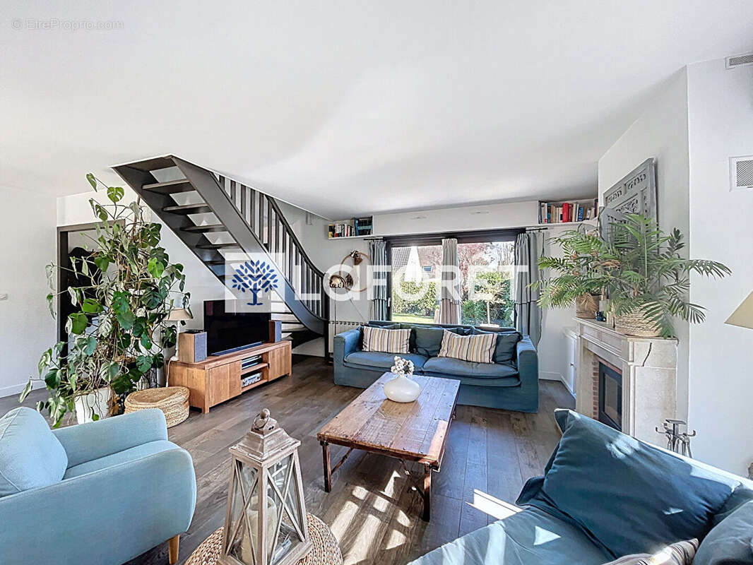 Maison à SAINT-NOM-LA-BRETECHE