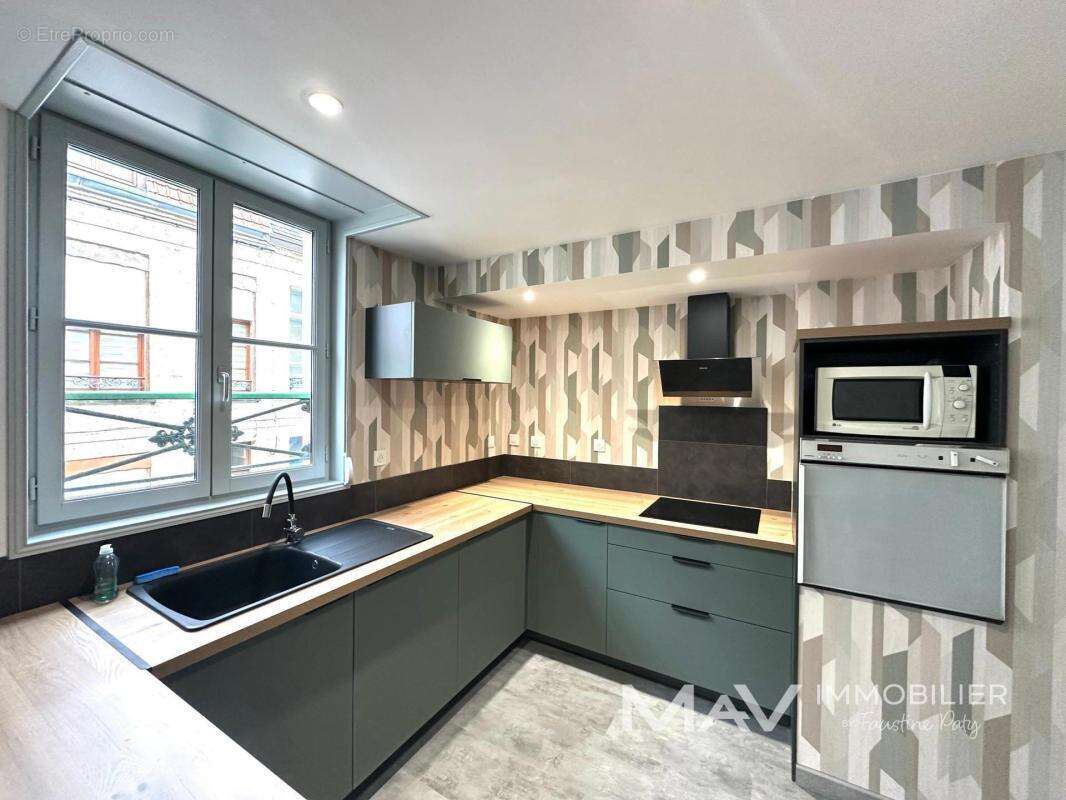 Saint-omer - appartement en triplex renove de 76,60m² - photo 3