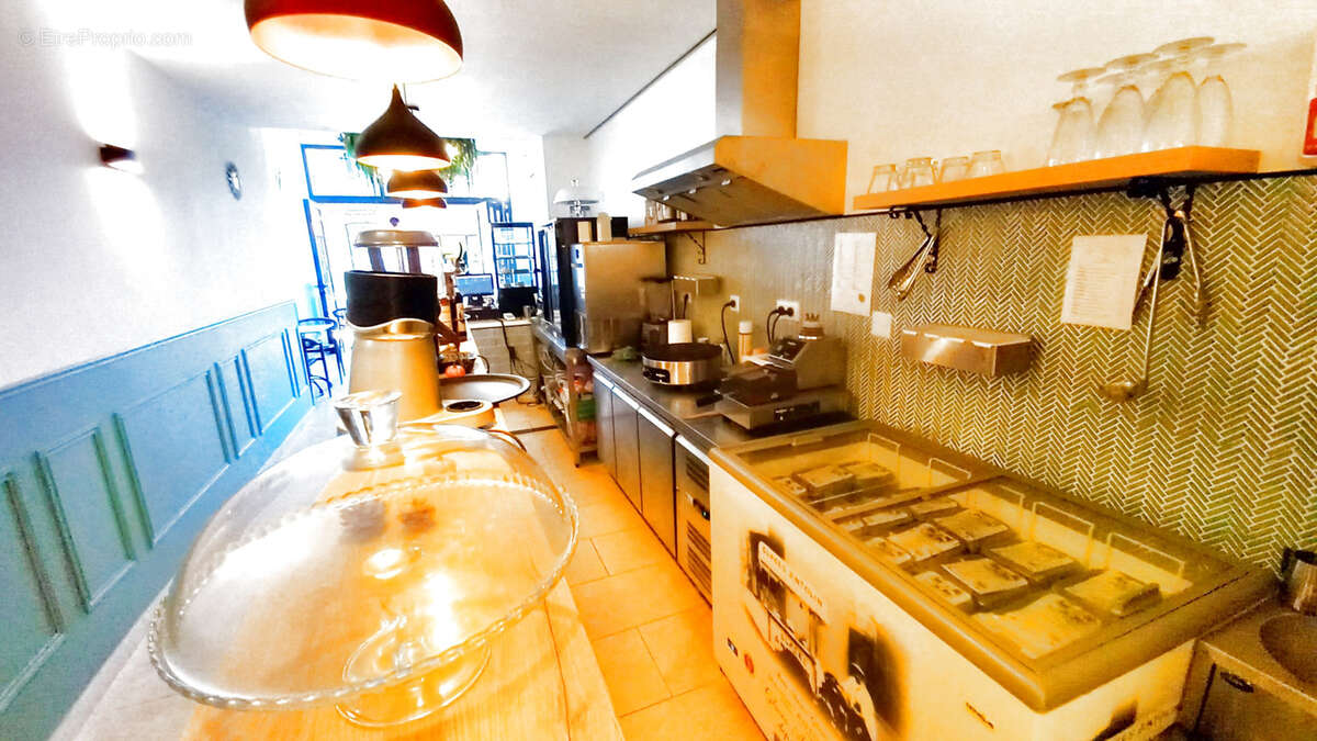 Commerce à LAMALOU-LES-BAINS