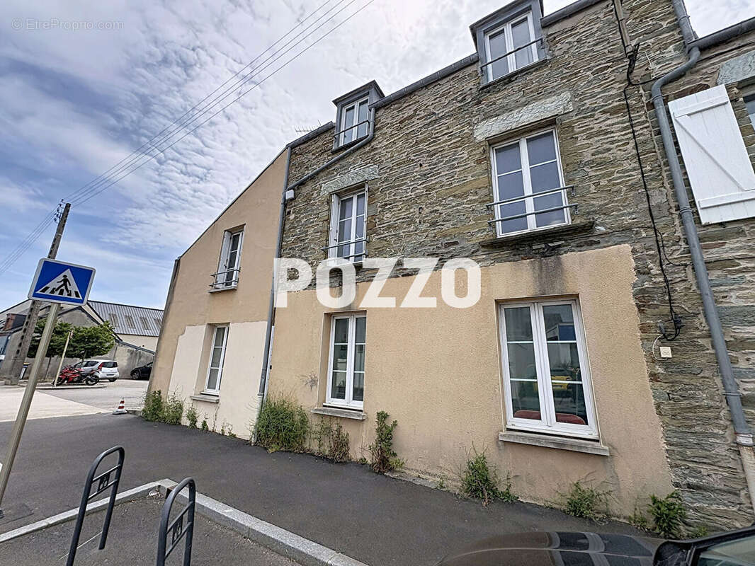 Maison à EQUEURDREVILLE-HAINNEVILLE