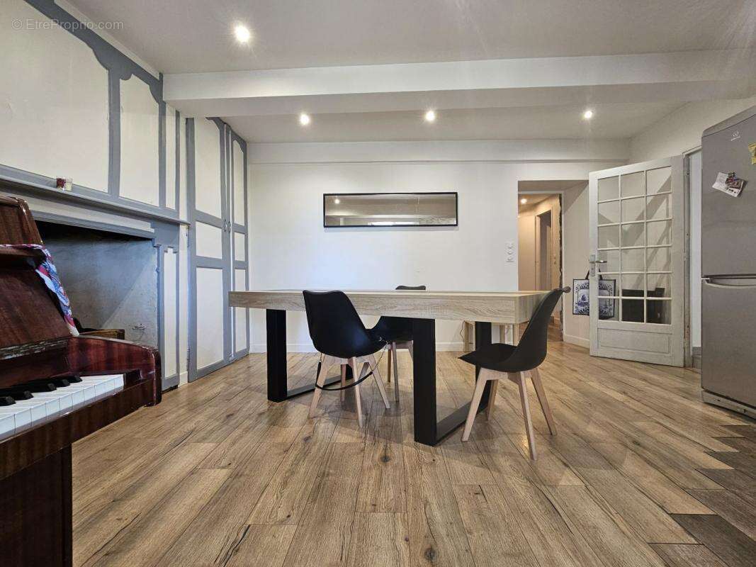 Appartement à PORT-SAINTE-MARIE